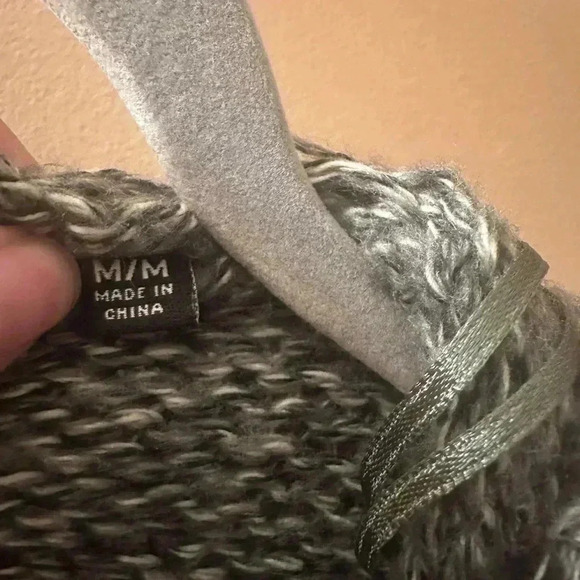 Keren Hart Long Sleeve Hooded Button Up Sweater Size Medium - Picture 8 of 8